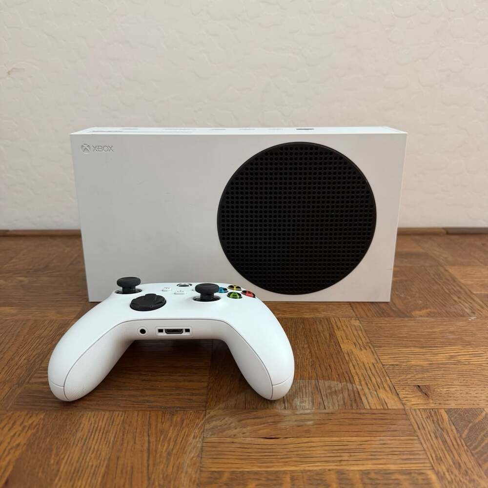 Microsoft Xbox Series S 512GB All-Digital Console with White Wireless Controller